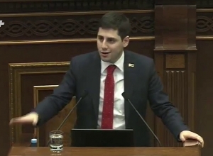 Այդ հարցումը կբերե՛ք ու ԱԺ-ի ամբիոնից ցույց կտաք,եթե ոչ ներողություն կխնդրեք․Գրիգորյանը՝ Գորգիսյանին