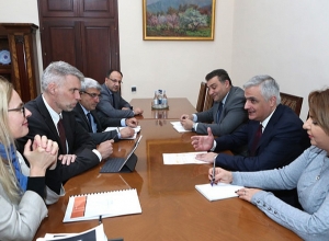 Вице-премьер Мгер Григорян принял регионального директора ВБ