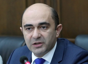 «Նկարե՞լ եք, որ քաղաքապետը հռհռում էր ավագանու անդամի ելույթի ժամանակ»․ Էդմոն Մարուքյան