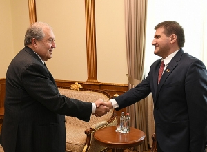 Президент Саркисян принял независимого депутата НС Армана Бабаджаняна