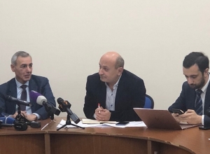 Проходит заседание Общественного совета под председательством Степы Сафаряна