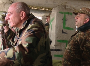 Бако Саакян посетил передовую линию границы