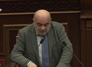 Հեռուստաընկերությունների տեխնիկական լիցենզավորումը պետք է վերացվի․ Տիգրան Հակոբյան