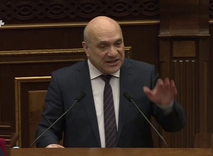 Հասկանալի չէ, թե հեռուստաընկերություններն ինչո՞ւ են այդպես համառորեն դիմադրում այդ գաղափարին.