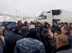 Баграванцы проводят акцию протеста – перекрыли дорогу