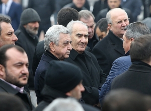 Խնդրում եմ՝ ինձ հանգիստ թողեք․ Սերժ Սարգսյանը չպատասխանեց լրագրողների հարցերին