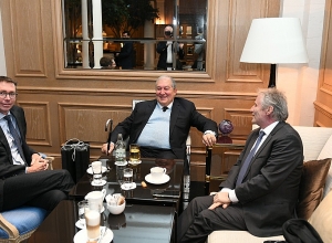 Президент Армен Саркисян в Цюрихе встретился с представителями французской компании “Thales Group”