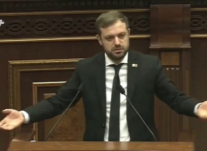 Պալատական արվեստագետների մասին