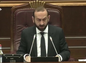 Միրզոյանը 4 պատգամավորի հեռացրեց այսօրվա նիստից