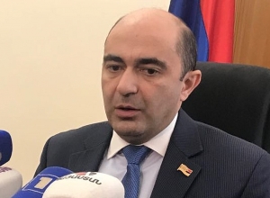 Տղաներ և սիրելի աղջիկներ, գլուխներդ մի կորցրեք, էսօր կաք, վաղը չկաք. Մարուքյանը՝ «Իմ քայլին»