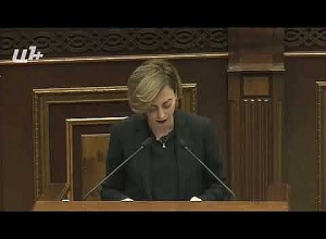 Դուք կրկնում  եք «Ելք դաշինք»-ը . Լենա Նազարյանը՝ Էդմոն Մարուքյանին