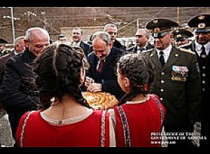 Փաշինյանն Արցախի Շահումյանի շրջանում ներկա է գտնվել սպաների բնակարանամուտի արարողությանը