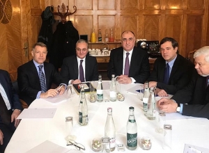 Продолжается встреча Зограба Мнацаканяна и Эльмара Мамедъярова