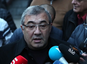 «Բա պտի տանեն Նիկոլին ցույց տան՝ տեսեք Հայրապետյանին կանդալներով բերեցինք»․