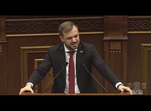 Չի կարող 7 կամ 9 հոգին ասել,որ մենք պետք է ապրենք այս սահմանադրությամբ. Պապոյան