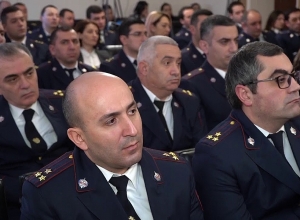 Գիշերով,ցերեկով պետք է մտնեք զորամասեր․Ա․Դավթյանը՝բանակում քրեական ենթամշակույթի դեմ պայքարի մասին