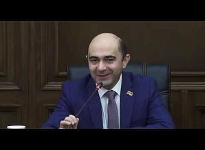 Սերը պակասում է ԱԺ-ում, մարդիկ սիրո կարիք ունեն․ Մարուքյանը շնորհավորեց Սուրբ Վալենտինի առթիվ