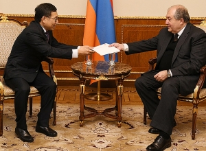 Արմեն Սարգսյանն ու Չինաստանի դեսպանը անդրադարձել են կորոնավիրուսի հետևանքով ստեղծված իրավիճակին