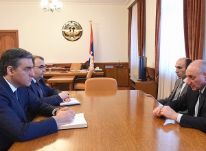 Бако Саакян принял омбудсмена РА