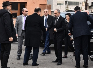 Премьер-министр с супругой присутствовал на церемонии панихиды по Ерванду Манаряну