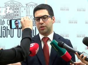 Ես ստանում եմ այնքան պարգևավճար-աշխատավարձ, որքան ստանում են մյուս նախարարները. Բադասյան