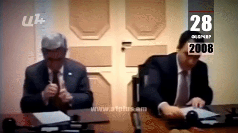 Календарь. 26-е февраля: Артур Багдасарян пожимает руку Сержу Саркисяну