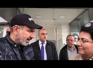 Նիկոլ Փաշինյանը շփվում էր քաղաքացիների հետ