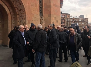 Процесс идет медленно, серьезные виновники сбежали из Армении: Арам Манукян