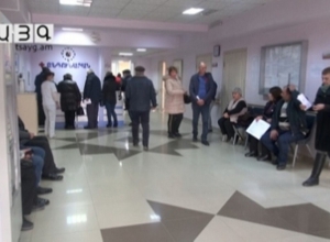 Շիրակի մարզում խուճապ է. բուժհաստատություններում հիվանդատեսների համար մուտքը խիստ սահմանափակ է