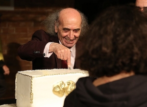 Պարոնյան թատրոնում նշել են Վանիկ Մկրտչյանի 70-ամյակը