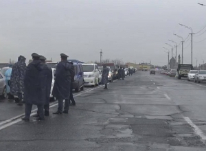 Въезды в Эчмиадзин под контролем.