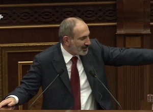 Ձեր Կառավարությունը հրաժարականի մտադրությո՞ւն ունի, մեր ԱԺ-ն ցրվելո՞ւ է