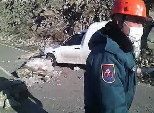 Քարաթափում Գորիս-Տաթև ճանապարհին․ մեքենան վնասվել է