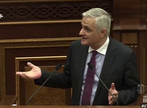 Օլիգարխները դիմե՞լ են Կառավարությանն՝ իրենց աջակցությունը հայտնելու համար․ Արման Բաբաջանյան