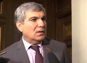 Эта так называемая «корона» не знает, как она будет наказана за то, что испортила ваш месячник: Поздравление Арама Саркисяна