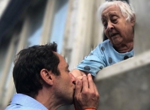 Горячо поздравляю: Айк Марутян