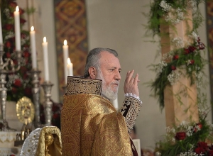 Սուրբ Հարության հայրապետական պատարագ | ՈւՂԻՂ