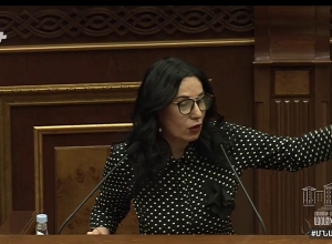 Բանկոմատներ չկան, նման բեռ դնելը թոշակառուների վրա, ճիշտ չէ․ Նաիրա Զոհրաբյան