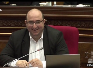 Ոսկու պաշարները ոնց որ 0 կար, այդպես էլ մնում է․ Արտակ Մանուկյան