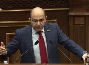 Կարկուտը ծեծած տեղն է ծեծում․ ժողովուրդ ջան այս ի՞նչ քաոս է․  Էդմոն Մարուքյան