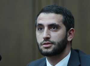 На переговорном столе нет документов: Рубен Рубинян