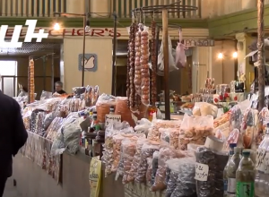 Супермаркеты перетянули покупателей с рынков: Продавцы рынка на Комитаса