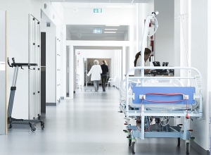 Пациент, находившийся в тяжелом состоянии, излечился от коронавируса и выписался из Арташатского МЦ