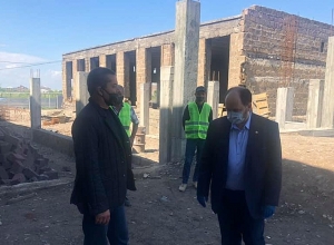 ԿԳՄՍ նախարար Ա․ Հարությունյանն այցելել է  Էջմիածնի թիվ 5 ավագ դպրոցի շինհրապարակ