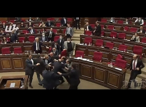 Ծեծկռտուք Ազգային ժողովում