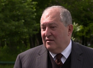 Նախագահ Արմեն Սարգսյանն այցելել է «Եռաբլուր» զինվորական պանթեոն