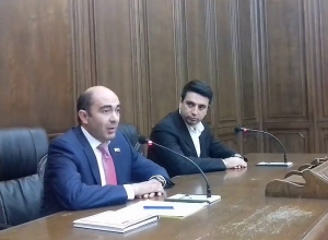 Վիճաբանություն Ալեն Սիմոնյանի ու Էդմոն Մարուքյանի միջև