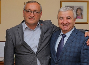 Ашот Гулян встретился с новоизбранным председателем НС Артуром Товмасяном