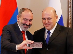 Михаил Мишустин поздравил Никола Пашиняна