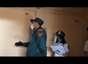 Ոստիկաններն ու ԱԻՆ ծառայողներն այցելում են բնակարաններ և ստուգումներ իրականացնում